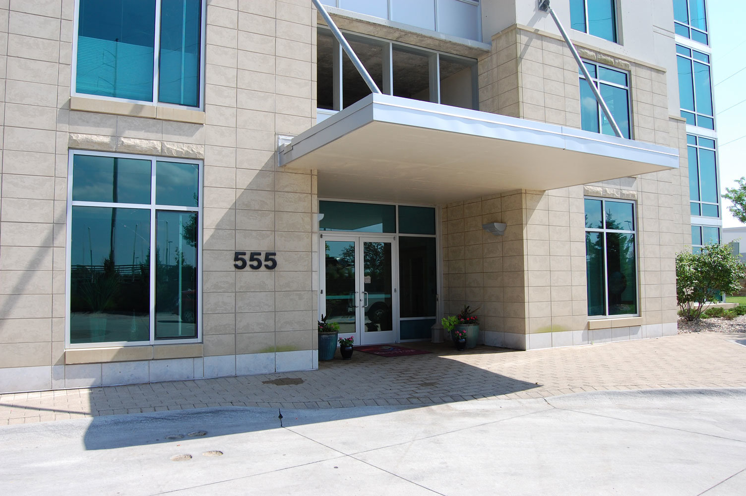 Front Entrance to 555 Building - Riverfront Place